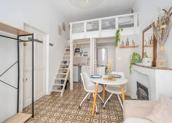 Cosy Au Centre De - 2 *